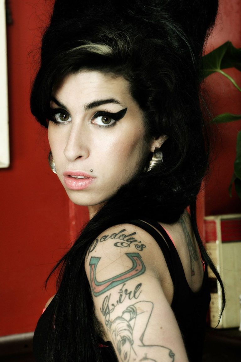 In ‘Amy,’ the singer Amy Winehouse comes into clear, unsettling focus