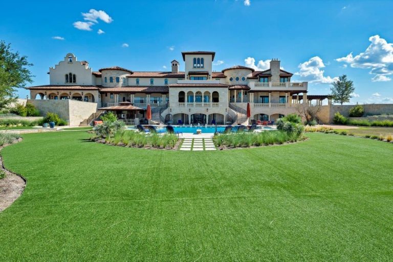 Big estate near Fort Worth awaits highest bidder