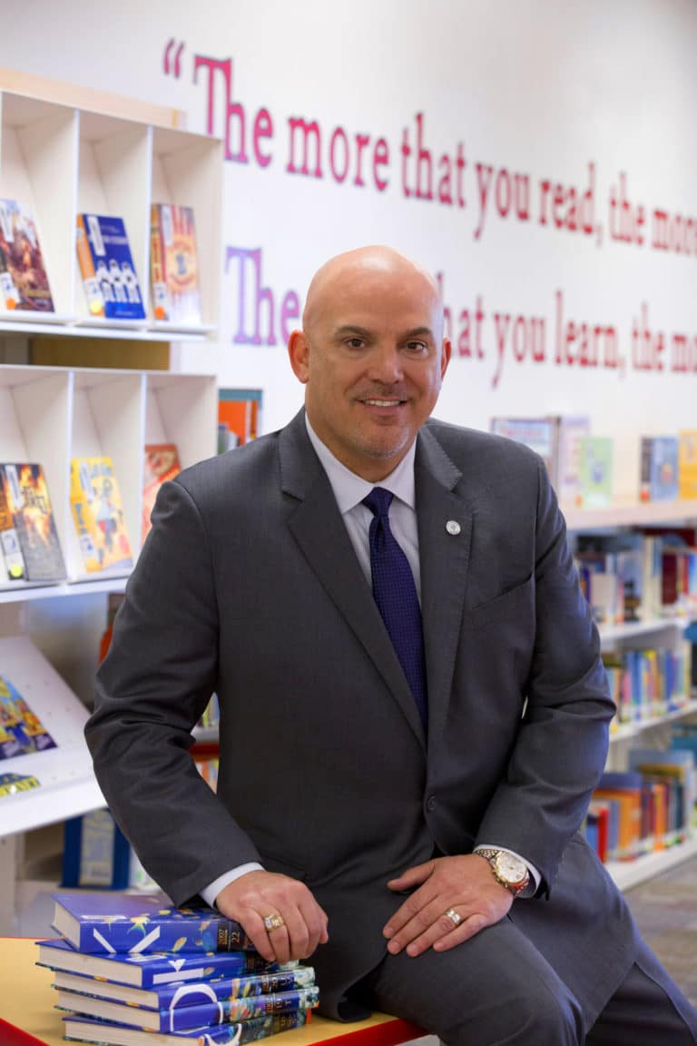 Fort Worth ISD extends superintendent’s contract five years