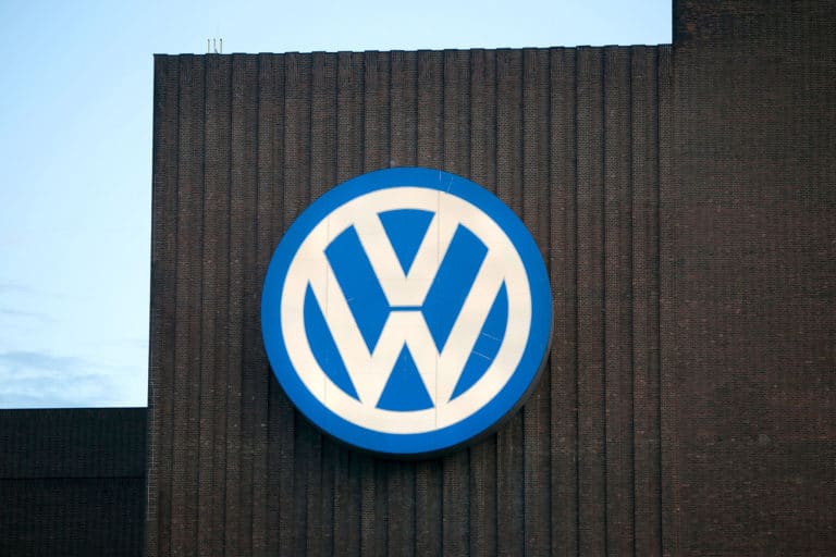 Volkswagen CEO resigns as diesel scandal widens