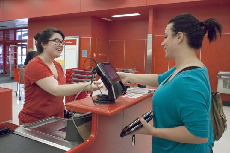 U.S. consumer returns as retail sales increase