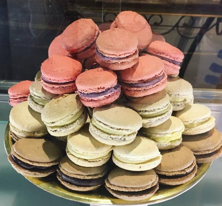Learn to create “Spectacular Summer Macarons” at Sur La Table