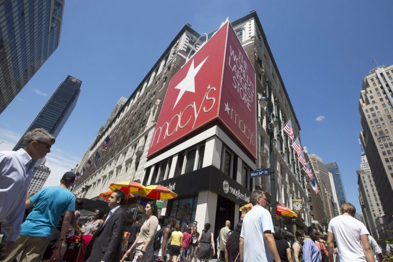 Macy’s tops expectations, optimistic outlook sends shares up