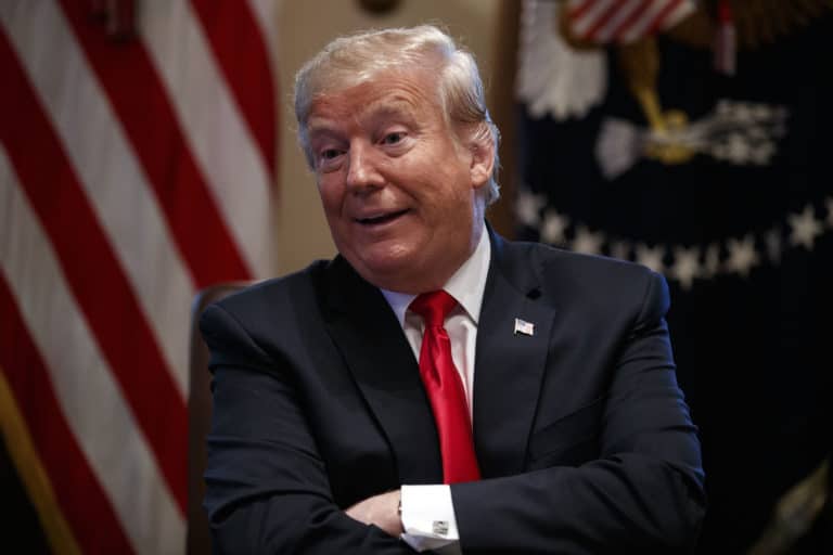 Trump reclaims spotlight with long, rambling Cabinet meeting