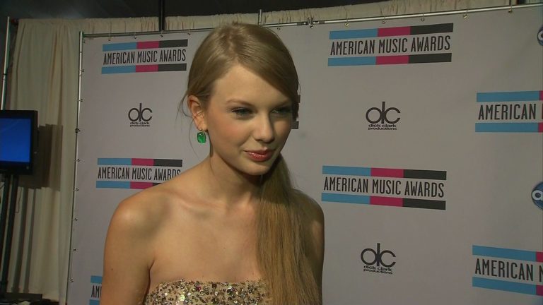 Taylor Swift offers ’30 things I learned before turning 30′