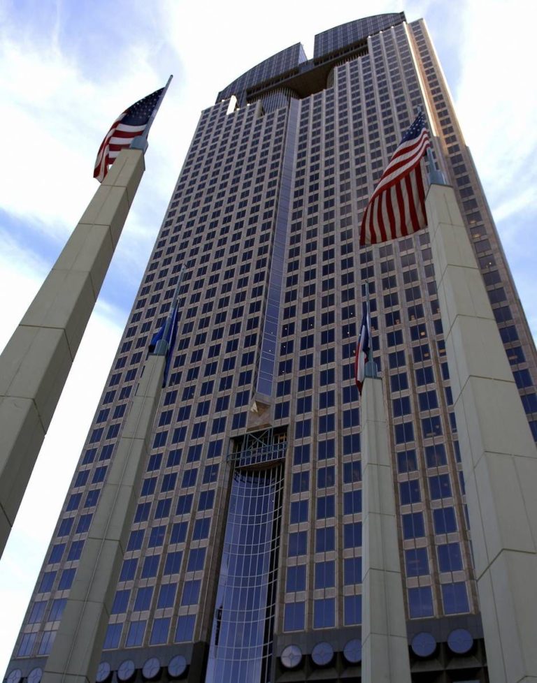 Fortis Property Group closes on Chase Tower acquisition