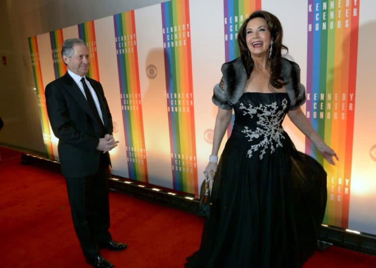 Lynda Carter, ever the Wonder Woman, will return to TV as the president on ‘Supergirl’