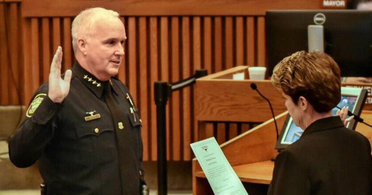 Kraus sworn in as interim chief in Fort Worth