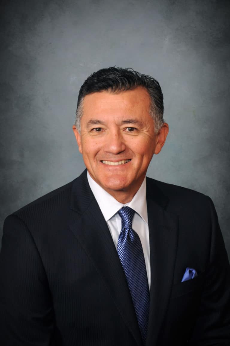 Newsmakers: San Antonio Spurs team physician receives distinguished service award