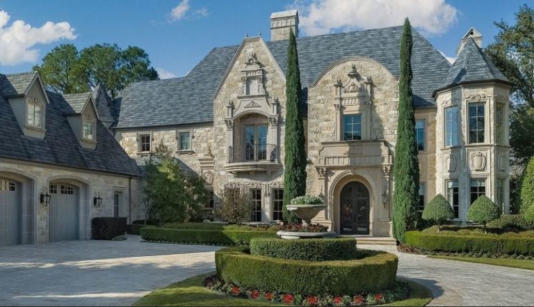 Luxury mansions in Colleyville, Strawn up for auction
