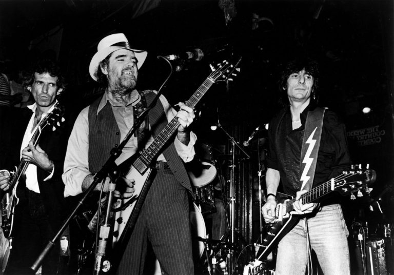 Lonnie Mack, guitarist and singer who influenced blues and rock acts, dies at 74