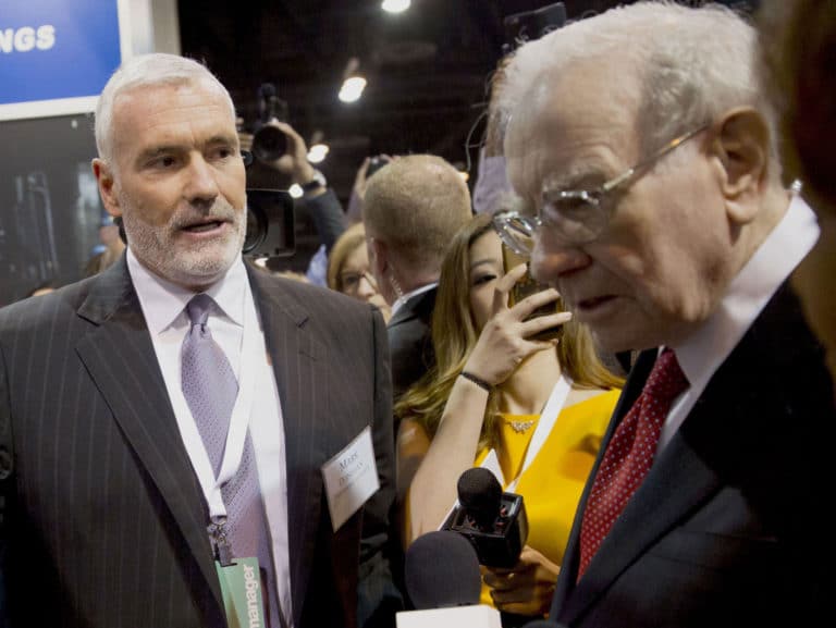 Buffett’s Berkshire Hathaway invests in major airlines including Fort Worth’s American
