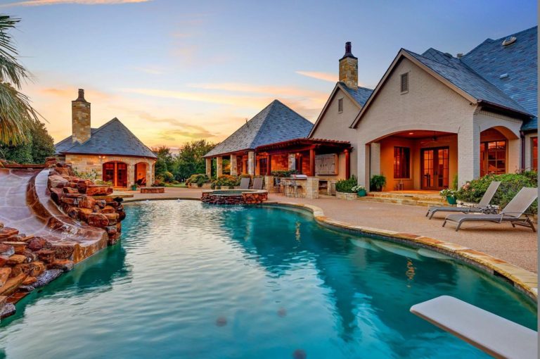 Fort Worth home of Selena Gomez on the market