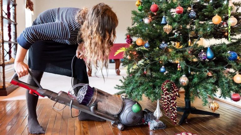8 tips to allergy-proof your home this holiday