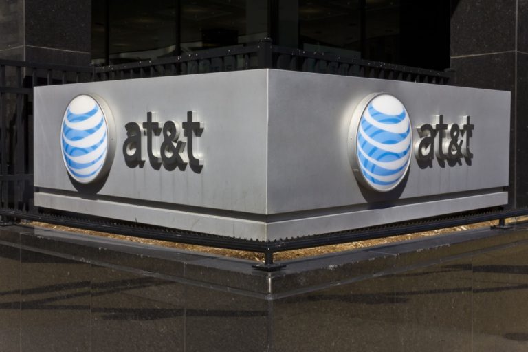 AT&T said to be interested in buying Yahoo Internet business