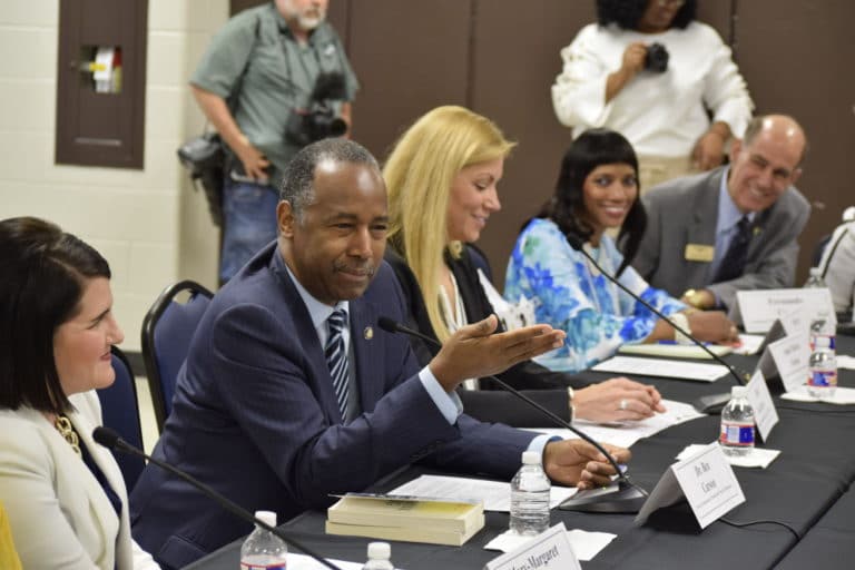 HUD Secretary Carson to visit Fort Worth on Wednesday for veteran forum