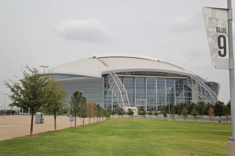 Glare from the sun in Dallas was worse than Kirk Cousins anticipated
