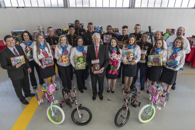 American Aero FTW flies high with Toys for Tots program