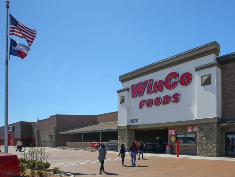 Arlington shopping center sold