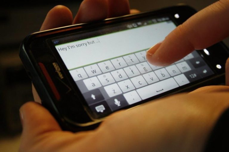 Texting at the movies? Theater boss says ‘never mind’!