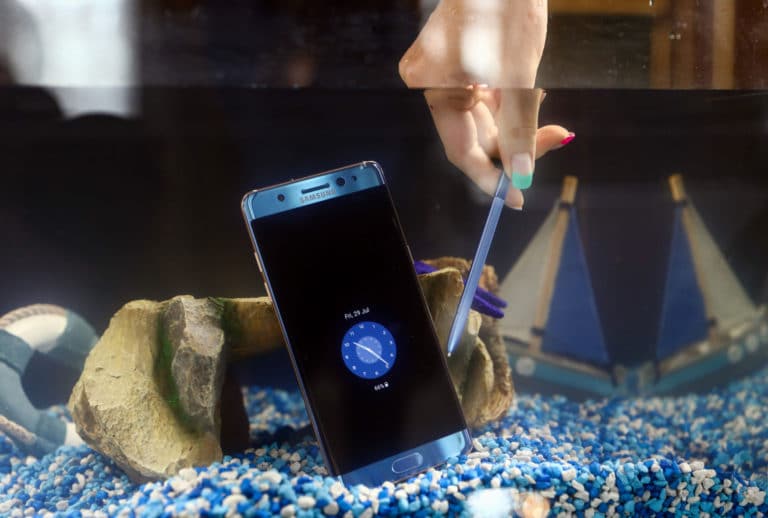Samsung phone blamed for charring, smoke on Southwest jet