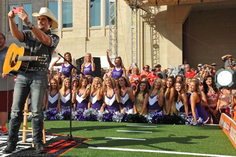 Brad Paisley raises a glass for frontline workers