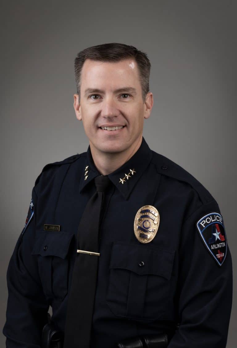 Arlington police chief to retire in June