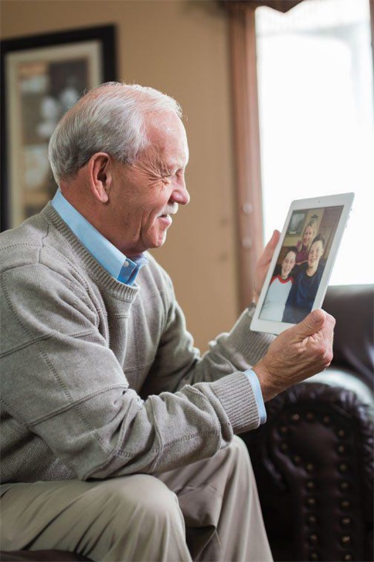 Keeping Senior Loved Ones Close When a Physical Visit Isn’t Possible