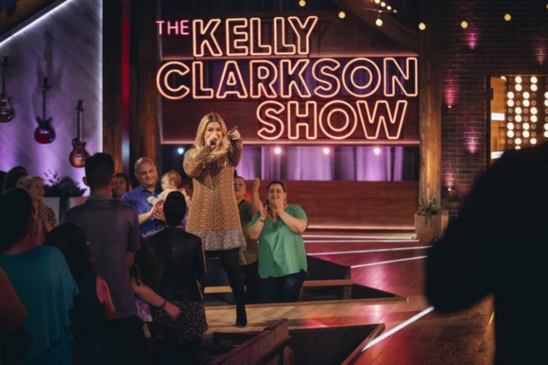 Kelly Clarkson seeks divorce from husband of nearly 7 years