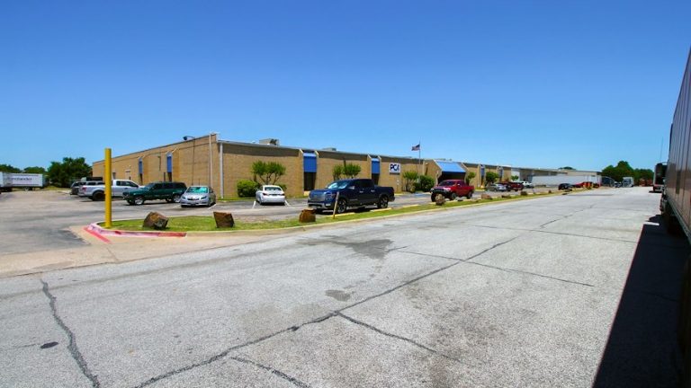 Industrial building in Carrollton sold