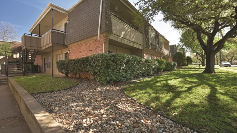 Hurst apartment complex sold