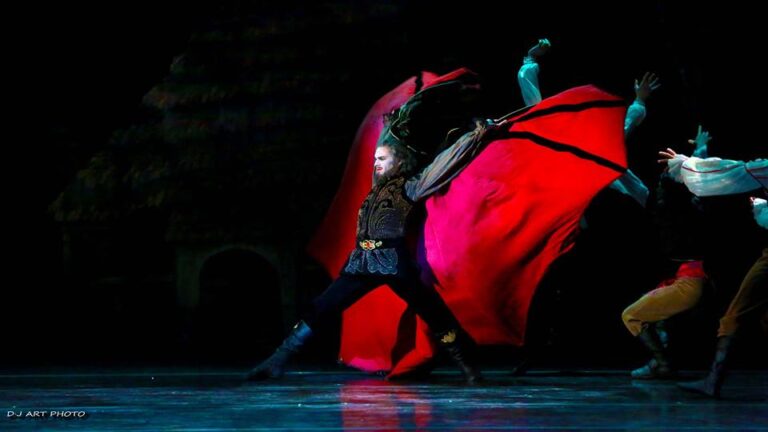 Texas Ballet Theater brings dance to the drive-in for special event