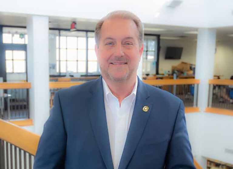 Oakridge head of school announces retirement