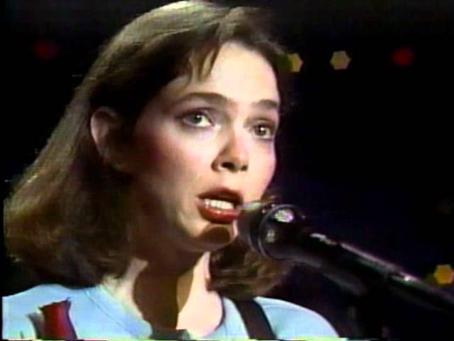 Texas-born, Grammy-winning folk singer-songwriter Nanci Griffith dies