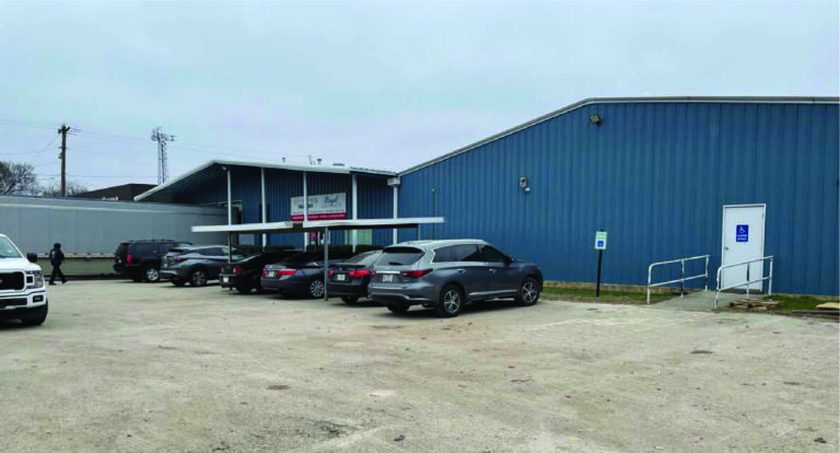 Mattress company beds down with king-sized Haltom Road lease