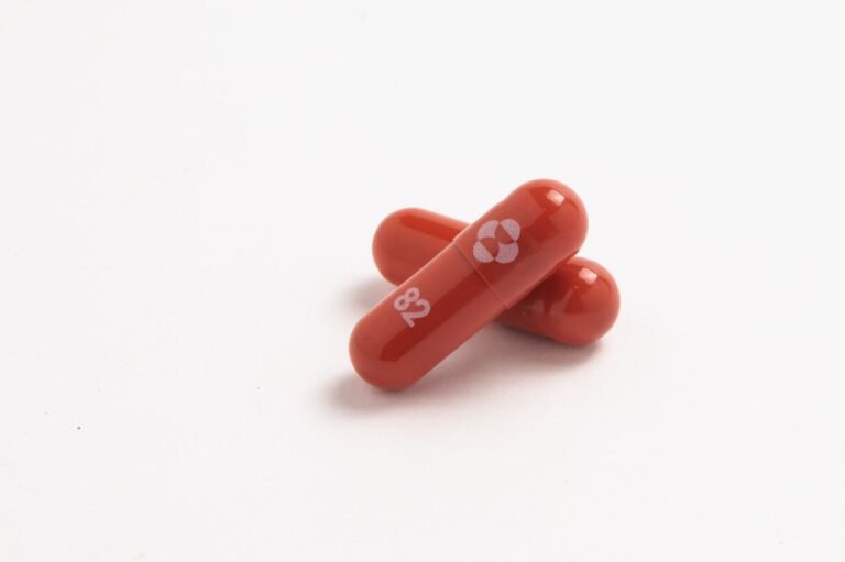 Merck asks US FDA to authorize promising anti-COVID pill