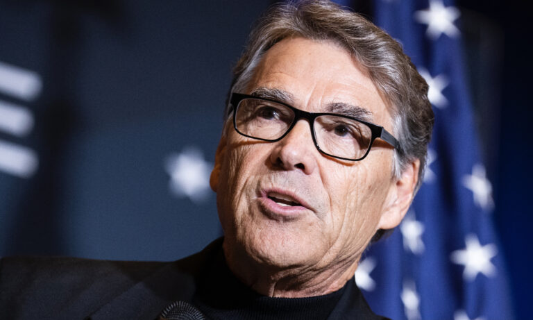 Rick Perry noncommittal about Trump run: “Show me what you got”