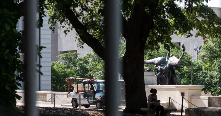 Nearly 1.4 million Texans could be impacted by U.S. Supreme Court decision blocking student loan forgiveness