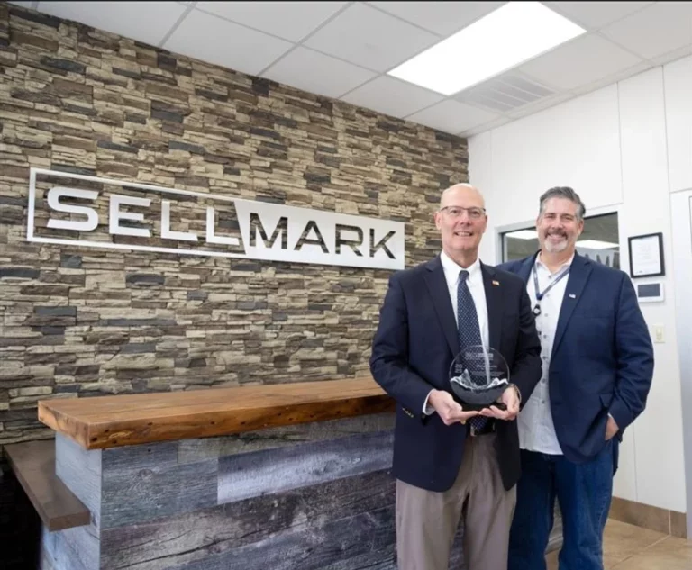 NRA CEO Doug Hamlin Visits Sellmark Headquarters to Receive the Sellmark Heritage Award