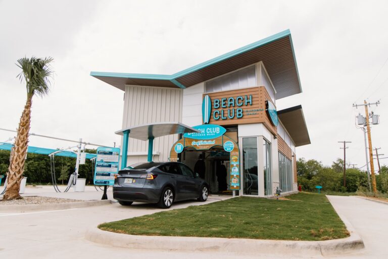 Beach Club Car Wash Opens in Crowley,Bringing a Better Kind of Car Wash to NorthTexas